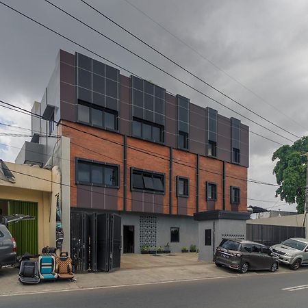 Reddoorz Near Puri Indah Mall Jakarta Exterior photo
